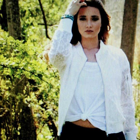 New Arrival ! Lace bomber Jacket - Picture 3 of 7